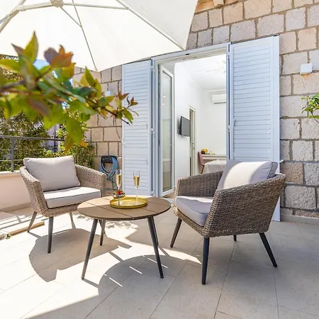 D&l, Free Parking On-site Penzion 3*