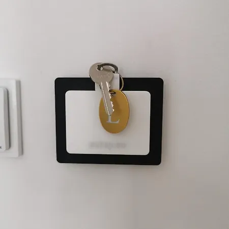 Πανσιόν D&l, Free Parking On-site