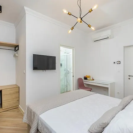 Πανσιόν D&l, Free Parking On-site