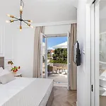 D&l, Free Parking On-site 3*
