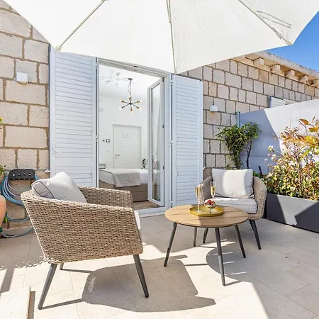 D&l, Available Parking On-site 3* Dubrovnik