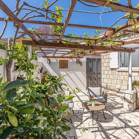 D&l, Free Parking On-site بيت ضيافة