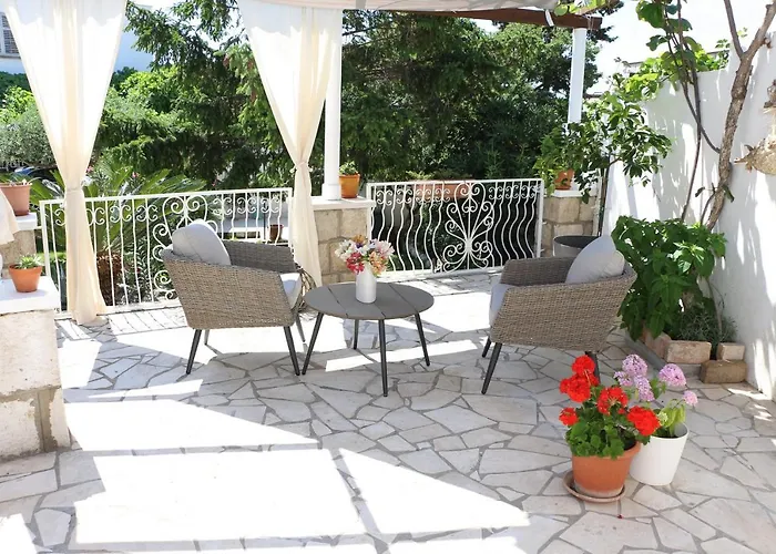 D&l, Free Parking On-site Pensjonat 3*