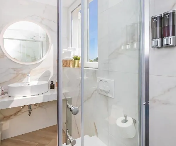 D&l, Free Parking On-site Pensjonat