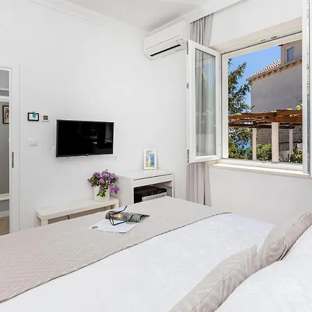 D&l, Free Parking On-site 3*